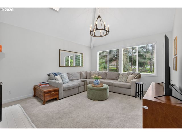 8115 Sw HEMLOCK St, Portland, OR 97223