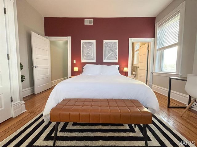 4307 Chouteau Avenue, St Louis, MO 63110