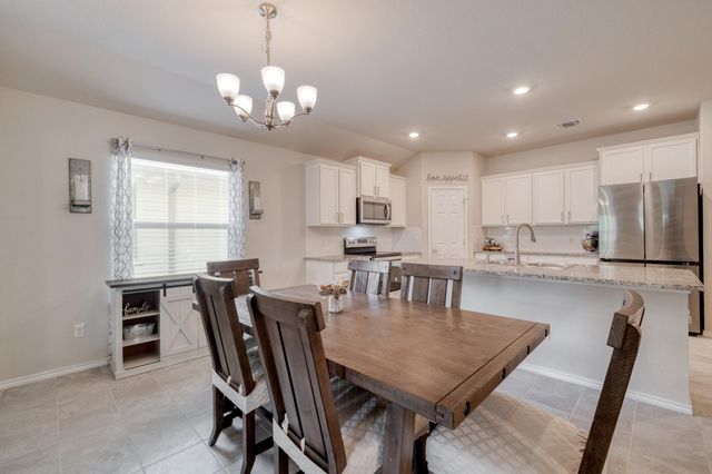 204 Taggart TRL, Jarrell, TX 76537