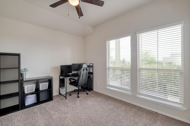 204 Taggart TRL, Jarrell, TX 76537