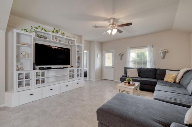 204 Taggart TRL, Jarrell, TX 76537