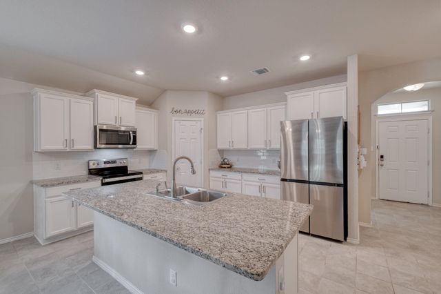 204 Taggart TRL, Jarrell, TX 76537