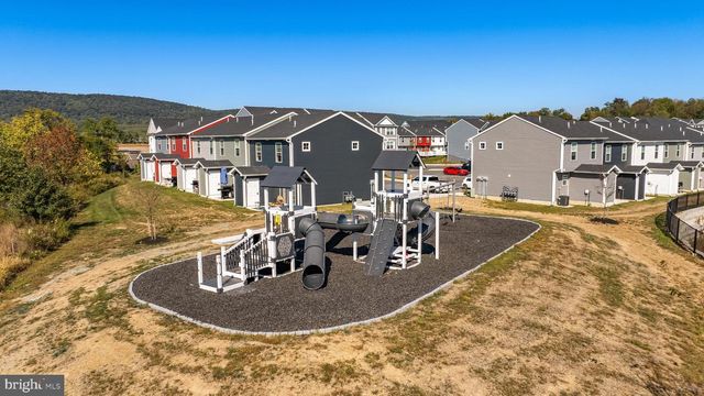 2762 MAPLEWOOD CIR, Harrisburg, PA 17110