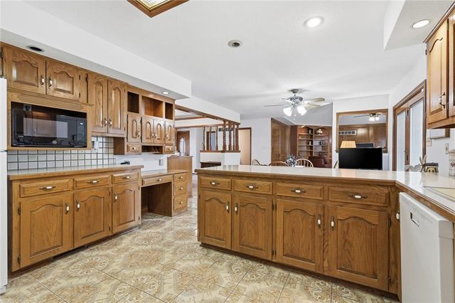 26418 S Freedom Road, Harrisonville, MO 64701