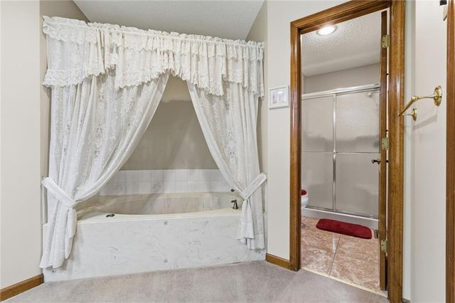 26418 S Freedom Road, Harrisonville, MO 64701