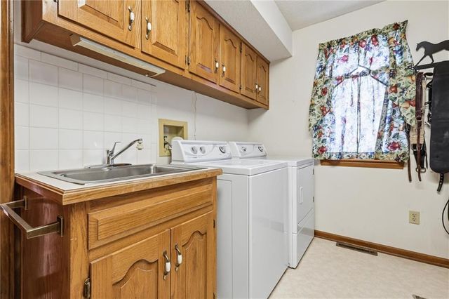 26418 S Freedom Road, Harrisonville, MO 64701