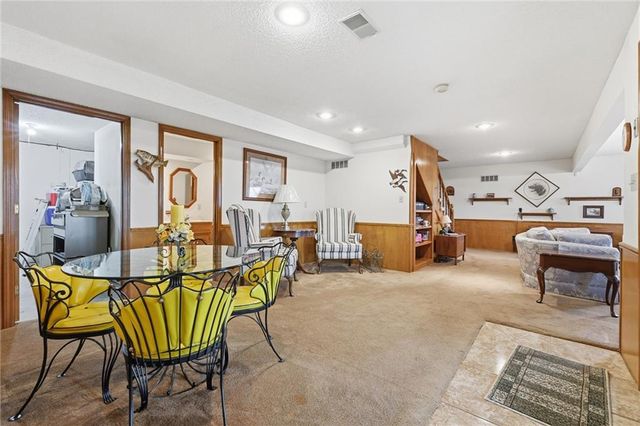 26418 S Freedom Road, Harrisonville, MO 64701