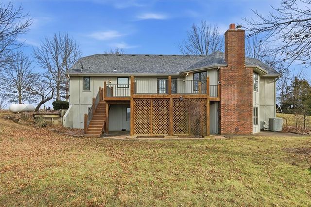 26418 S Freedom Road, Harrisonville, MO 64701