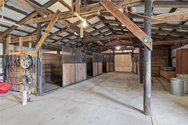 26418 S Freedom Road, Harrisonville, MO 64701