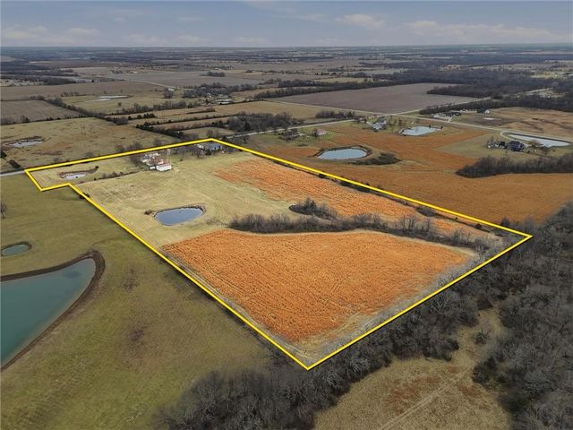 26418 S Freedom Road, Harrisonville, MO 64701