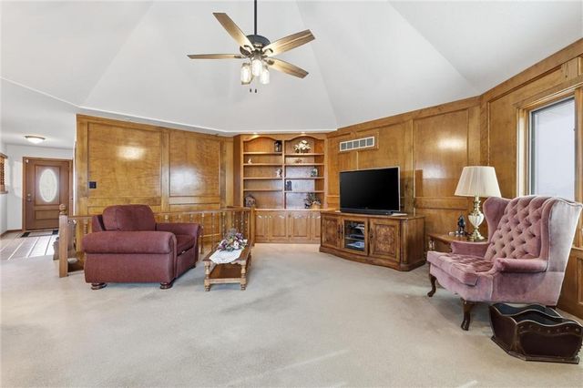 26418 S Freedom Road, Harrisonville, MO 64701