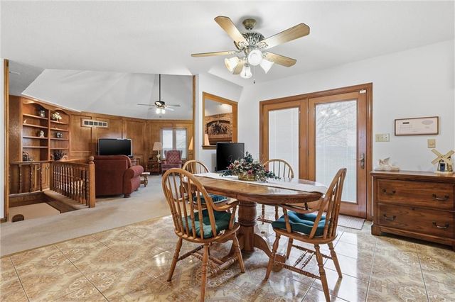 26418 S Freedom Road, Harrisonville, MO 64701