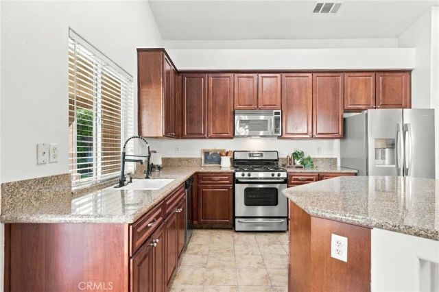 5116 Silver Clover, Bakersfield, CA 93313