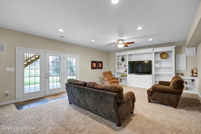 187 Jennifers Point, Fisherville, KY 40023