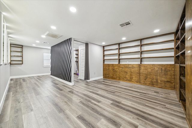 2106 Antoine Drive, Houston, TX 77055