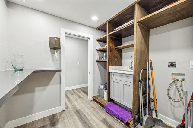 2106 Antoine Drive, Houston, TX 77055