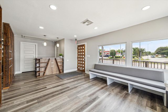 2106 Antoine Drive, Houston, TX 77055