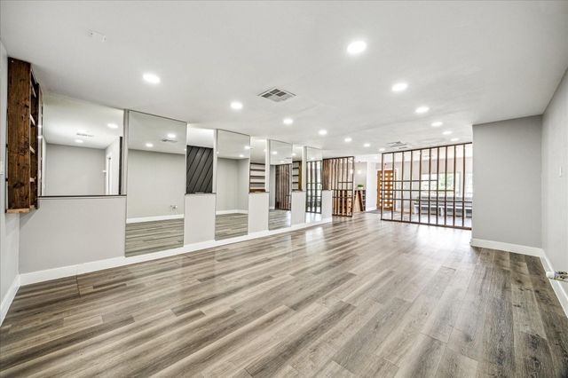 2106 Antoine Drive, Houston, TX 77055