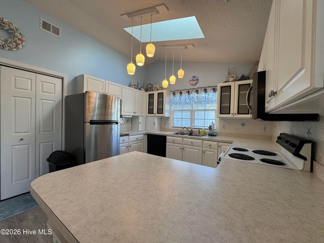 489 Pepper Breeze Avenue SW, Calabash, NC 28467