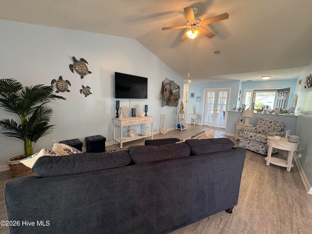 489 Pepper Breeze Avenue SW, Calabash, NC 28467