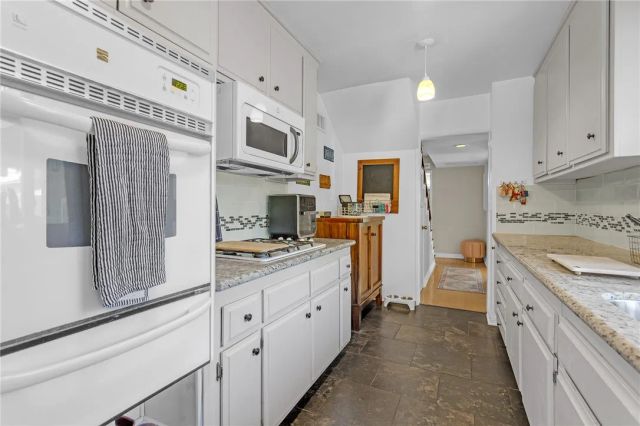 20906 Almazan Road, Woodland Hills, CA 91364