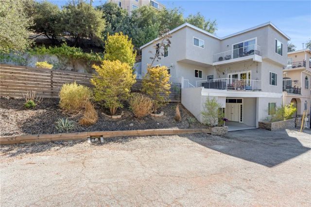 20906 Almazan Road, Woodland Hills, CA 91364