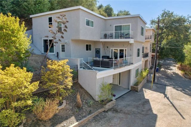 20906 Almazan Road, Woodland Hills, CA 91364