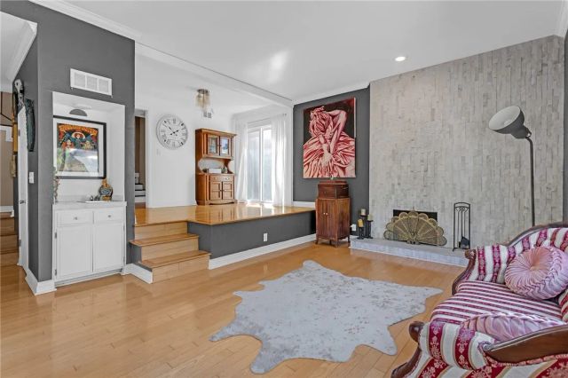 20906 Almazan Road, Woodland Hills, CA 91364