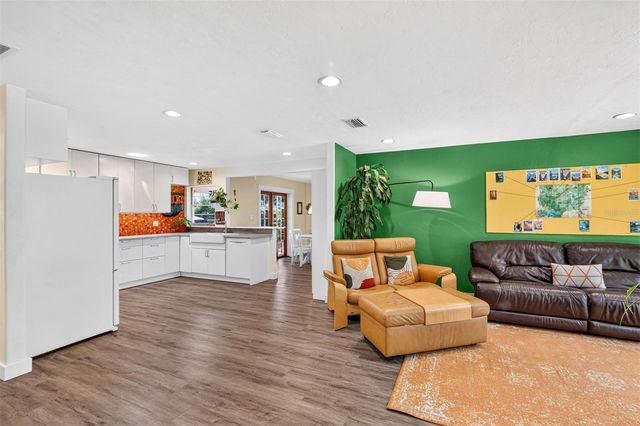 12226 W UNIVERSITY AVENUE, Newberry, FL 32669