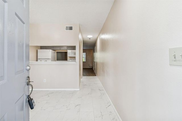 7015 WATERSIDE DRIVE 1, Tampa, FL 33617