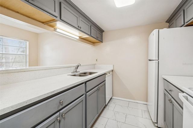 7015 WATERSIDE DRIVE 1, Tampa, FL 33617