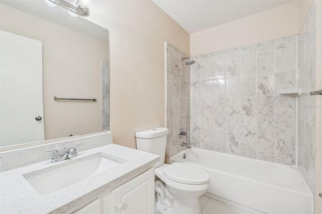 7015 WATERSIDE DRIVE 1, Tampa, FL 33617