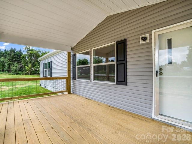 115 Maplewood Knoll Drive, Flat Rock, NC 28726