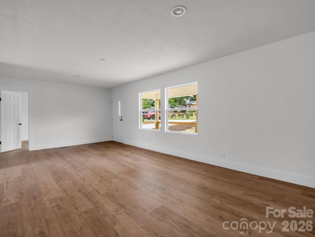 115 Maplewood Knoll Drive, Flat Rock, NC 28726