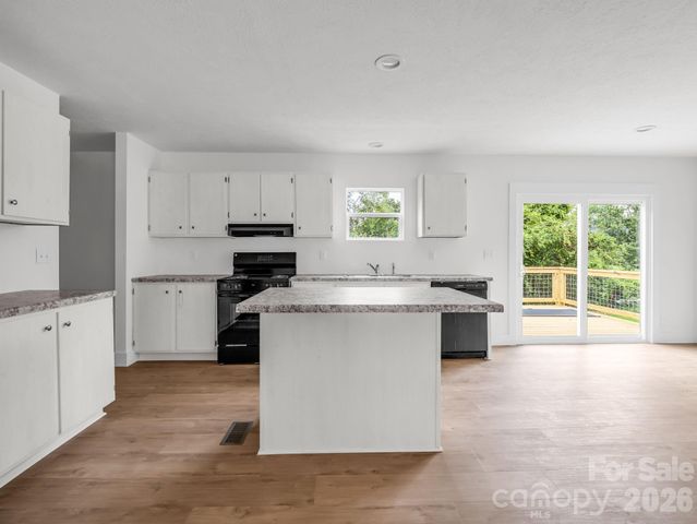 115 Maplewood Knoll Drive, Flat Rock, NC 28726