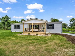 115 Maplewood Knoll Drive, Flat Rock, NC 28726