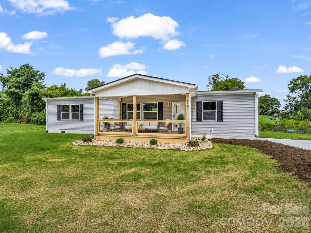 115 Maplewood Knoll Drive, Flat Rock, NC 28726