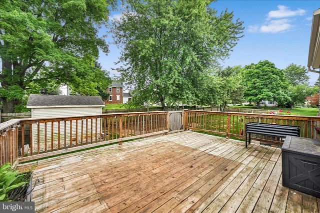 101 FOXCHASE DR, Elizabethtown, PA 17022