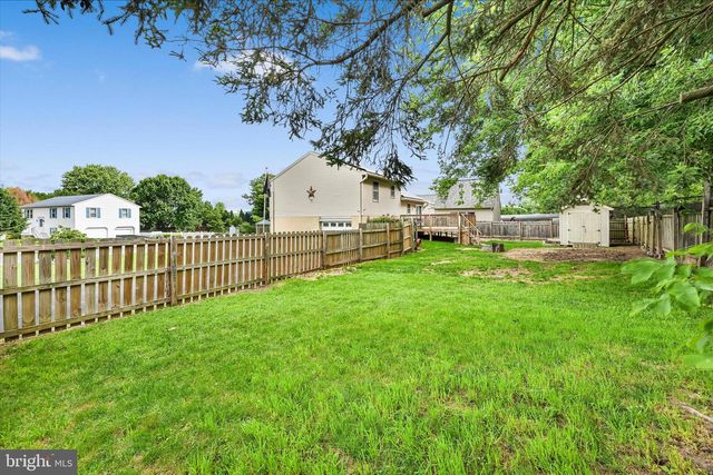 101 FOXCHASE DR, Elizabethtown, PA 17022