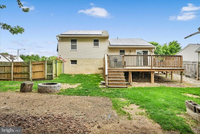 101 FOXCHASE DR, Elizabethtown, PA 17022