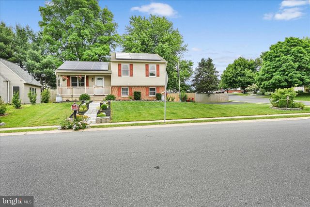 101 FOXCHASE DR, Elizabethtown, PA 17022