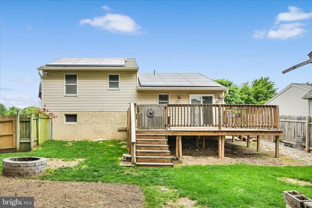 101 FOXCHASE DR, Elizabethtown, PA 17022