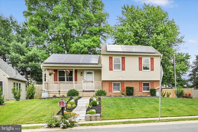 101 FOXCHASE DR, Elizabethtown, PA 17022