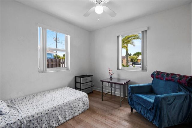 727 Bunker Road, West Palm Beach, FL 33405