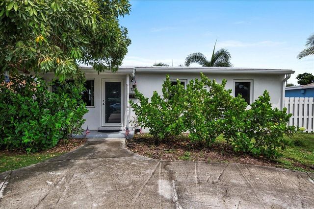 727 Bunker Road, West Palm Beach, FL 33405