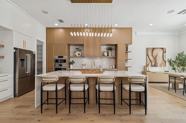 810 W BRADDOCK STREET, Tampa, FL 33603