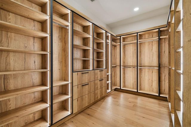 810 W BRADDOCK STREET, Tampa, FL 33603