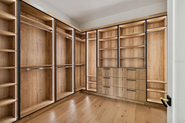 810 W BRADDOCK STREET, Tampa, FL 33603