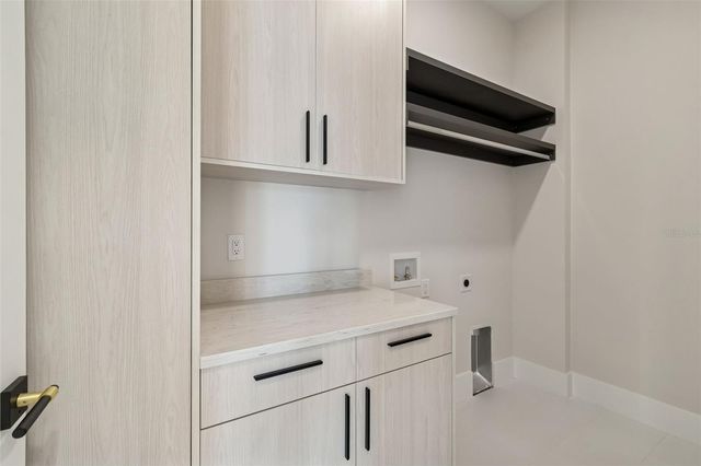 810 W BRADDOCK STREET, Tampa, FL 33603