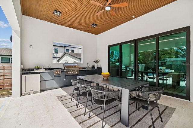 810 W BRADDOCK STREET, Tampa, FL 33603